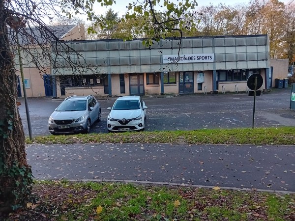 Pourquoi la minorité Continuons d&rsquo;Agir s&rsquo;est abstenue pour la projet d&rsquo;équipement sportif de la Chalotais au conseil municipal du 24 novembre 2025?